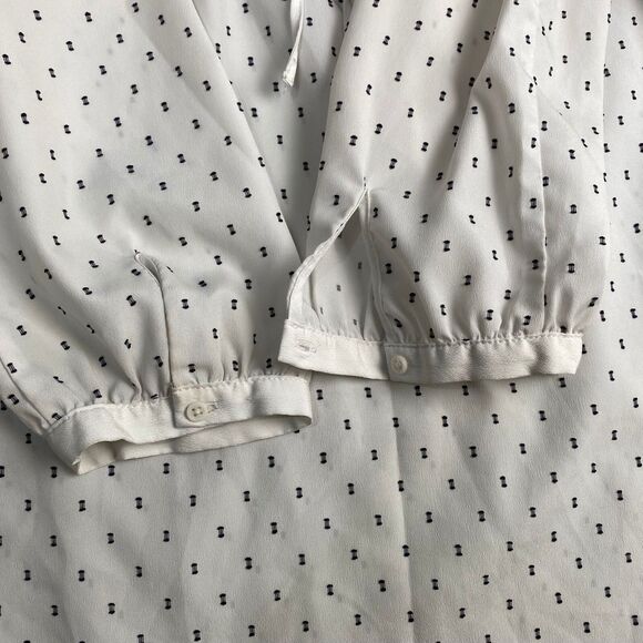 Elle Women’s size Large White Black Polka Dots Pleated  Half Sleeves Blouse - Picture 6 of 13